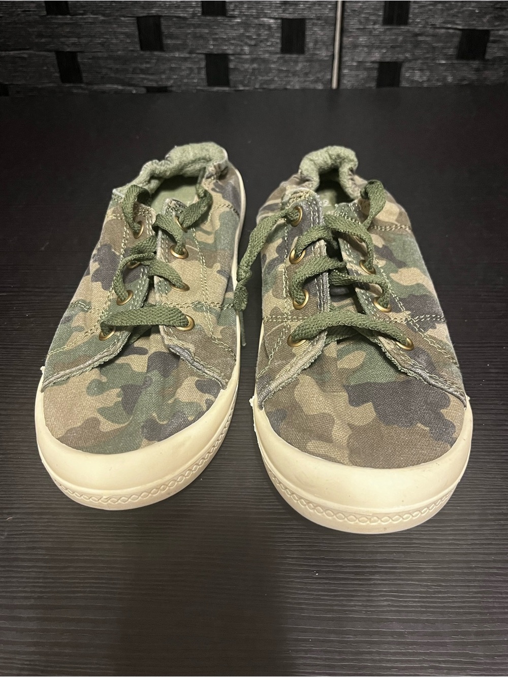 Women's Time&Tru Camo Canvas Sneakers Size US 9
